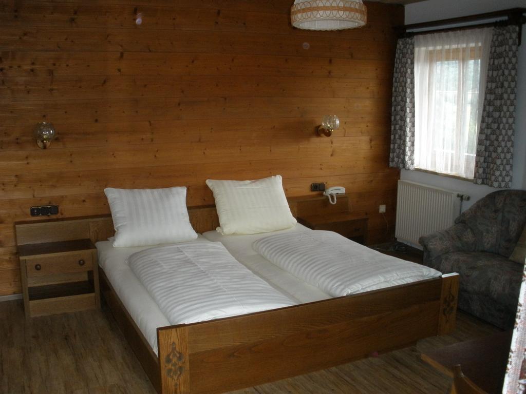 Отель Alpengasthof Zur Loisach Grossweil Номер фото